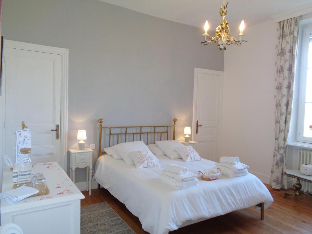 Bed and Breakfast Domaine Berenguer Ouches Exterior foto