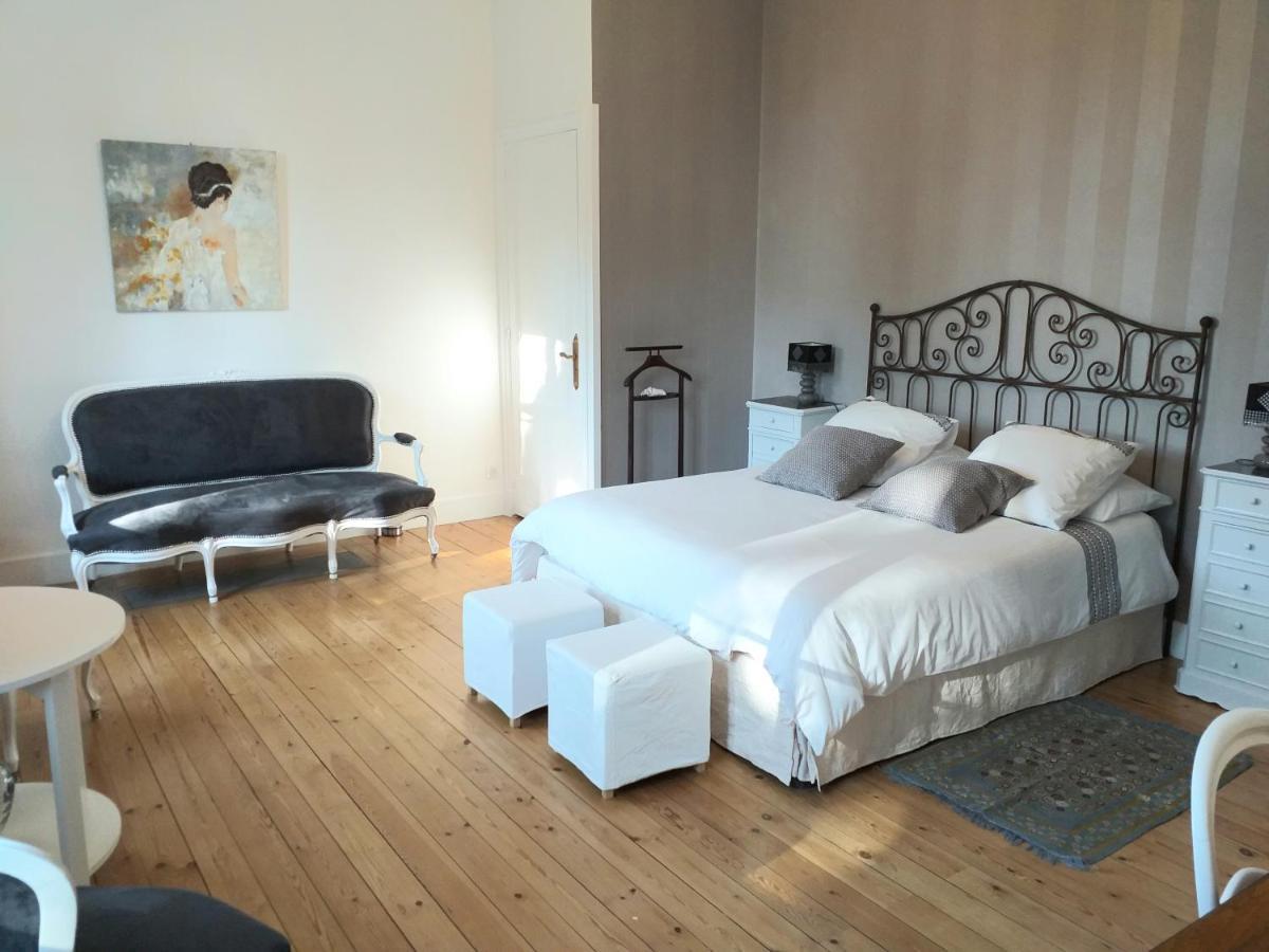 Bed and Breakfast Domaine Berenguer Ouches Exterior foto